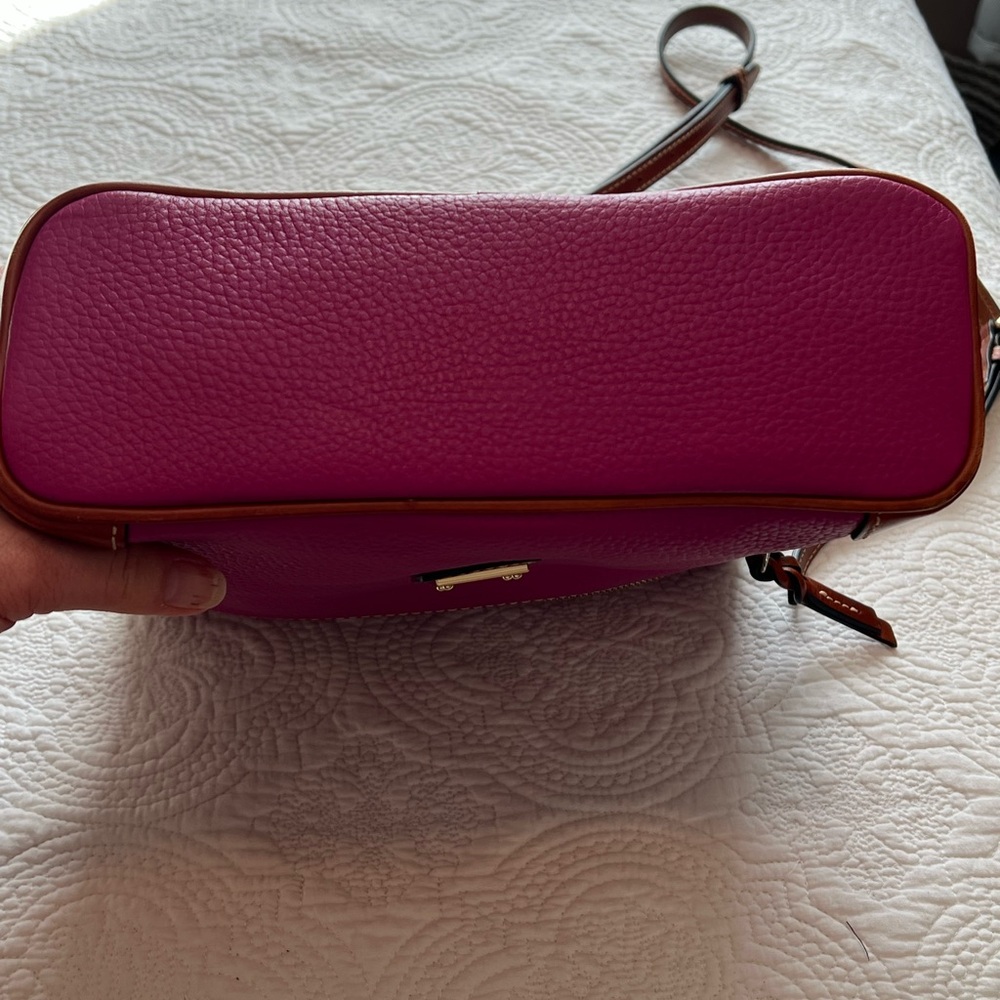D&B Pebble Grain Crossbody in the greatest color! - Picture 5 of 10